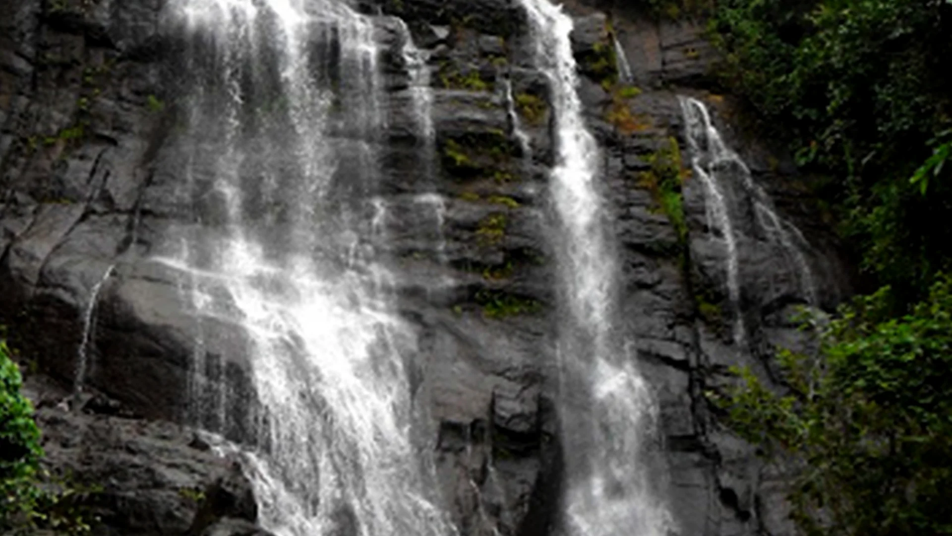 Aruvikkachal Falls