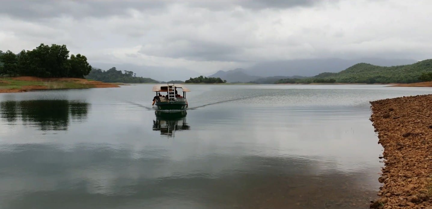 Idimuzhanganpara Boating (5 persons for 1Hr 30 minutes) at Shendurney