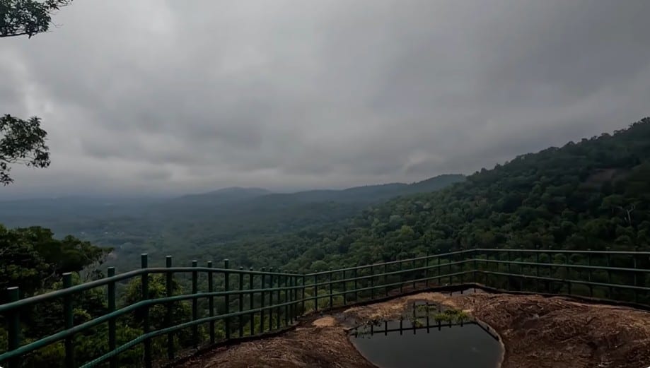 Kudukkathupara- Sightseeing at Kudukathupara